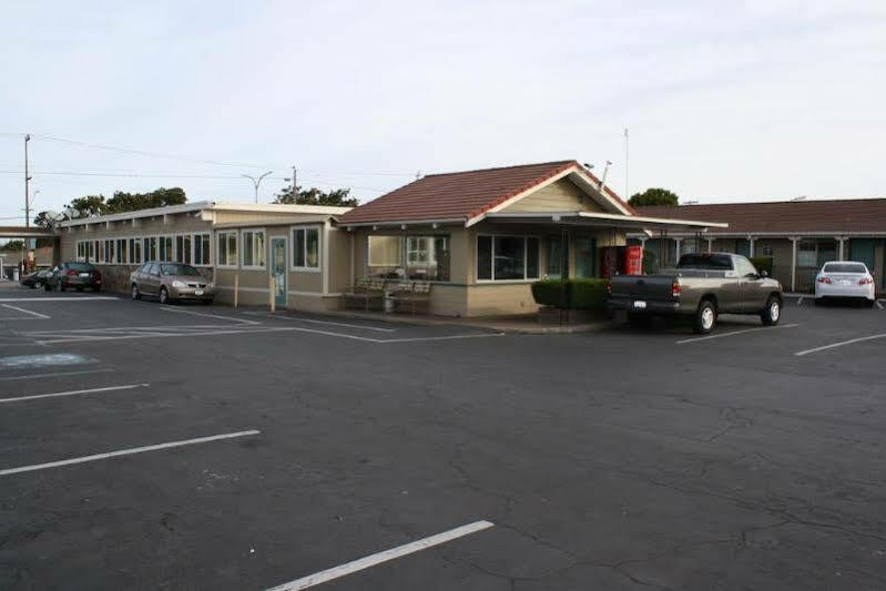 El Castell Motel Monterey Exterior foto